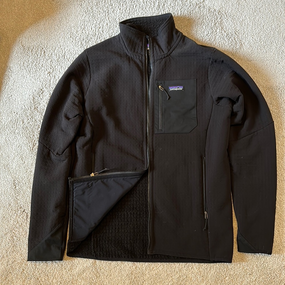 Patagonia R1 full zip. Men’s size medium